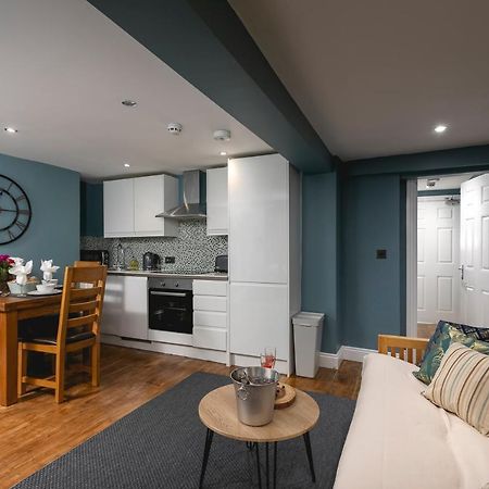 Апартаменти Brighton Beach 2Br Ap With Patio Екстер'єр фото